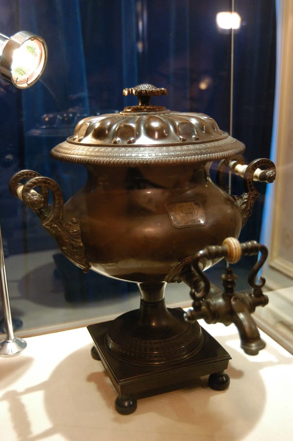 Samovar Culture in Russia: The Unique Brewing Rituals of Wuyi Black Tea in a Frozen Land