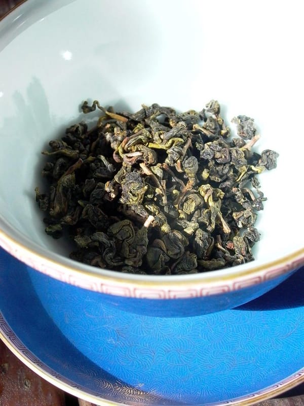 Store Dongding Oolong Tea